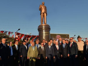 Tarsus'ta Haydar Aliyev Parkı ve Anıtı açıldı