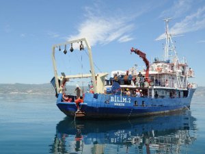 Akdeniz'de ilk oşinografik gözlem şamandırası denize bırakıldı