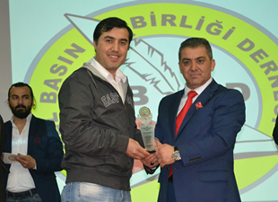 Gazeteci Mehmet Şahincileroğlu, “En İyİ İnternet Haber Portalı Jüri Özel Ödülü 2.lik Ödülü”nü aldı