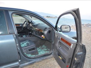 Anamur'da araçların camları patlatıldı
