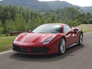 Ferrari'nin yeni modeli fiyatıyla dikkat çekiyor