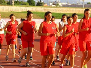 Mersin Büyükşehir Belediyespor Kadın Basketbol Takımı, başarı için uykularından feragat ediyor