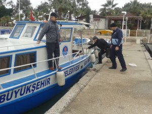Mersin Büyükşehir Belediyesi, denizi kirleten gemilere 2 milyon 850 bin TL ceza kesti