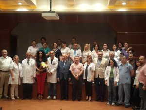 Avrasya Hospital doktorları ve sağlık çalışanları, Kurban Bayramı’nı hastanede kutladı