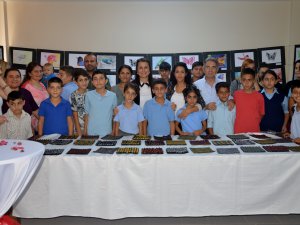 Akdeniz Belediyesi Adanalıoğlu Mahalle Evi'nde 300 eserlik dev sergi