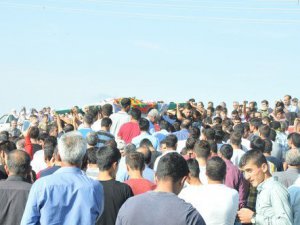 Ankara'daki alçak saldırıda yaşamını yitiren Orhan Işıktaş, Tarsus'ta toprağa verildi