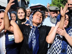 Ankara'daki hain saldırıda yaşamını yitiren Leyla Çiçek ve Metin Peşmen Tarsus'ta toprağa verildi