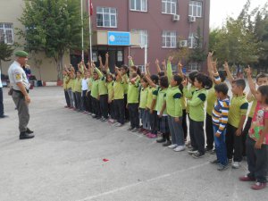 Erdemli'de Jandarma Trafik’ten öğrencilere eğitim