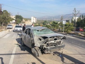 Mut'ta otomobil takla attı: 2 yaralı