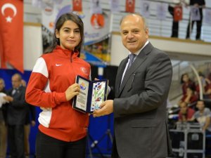 Mersin Okul Sporları 2015-2016 Sezon Açılışı'nı Vali Çakacak yaptı