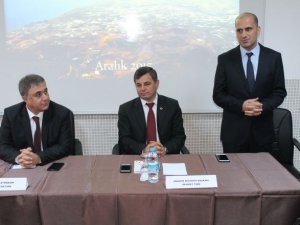 Anamur Kaymakamı Cengiz Cantürk ve Anamur Belediye Başkanı Mehmet Türe, Anamur'daki üniversiteli öğrencilerle buluştu