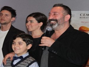 Cem Yılmaz Mersin'de "İftarlık Gazoz" filminin galasına katıldı