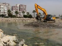 Mezitli Belediyesi'nden Mezitli sahilinde yaz sezonuna hazırlık temizliği