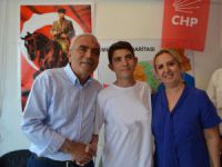 Şampiyon öğrenci Akyüz, CHP'li Baysan'ı ziyaret etti