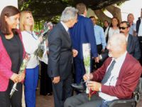Akdeniz Belediyesi Eş Başkanları, koltuklarını devretti, söz sırası engellilerde
