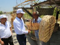 Mezitli Belediye Başkanı Neşet Tarhan, sepetçi vatandaşları ziyaret etti