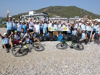 Mersin Bisikletli Gezginler Derneği'nden Ulu Resort Hotel sahilinde bayram temizliği