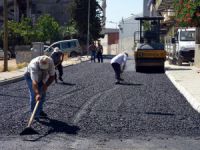 Akdeniz Belediyesi’nin asfalt çalışmaları sürüyor