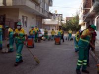 Akdeniz Belediyesi Mobil Temizlik ekibi, vatandaşların takdirini topluyor