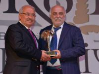 Burhanettin Kocamaz'a "Türkiye’de Yılın Yerel Yöneticisi Ödülü"