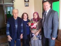 Bozyazı İlçe Sağlık Müdürü Dr. Ahmet Hakan Acı, yaşlıları unutmadılar