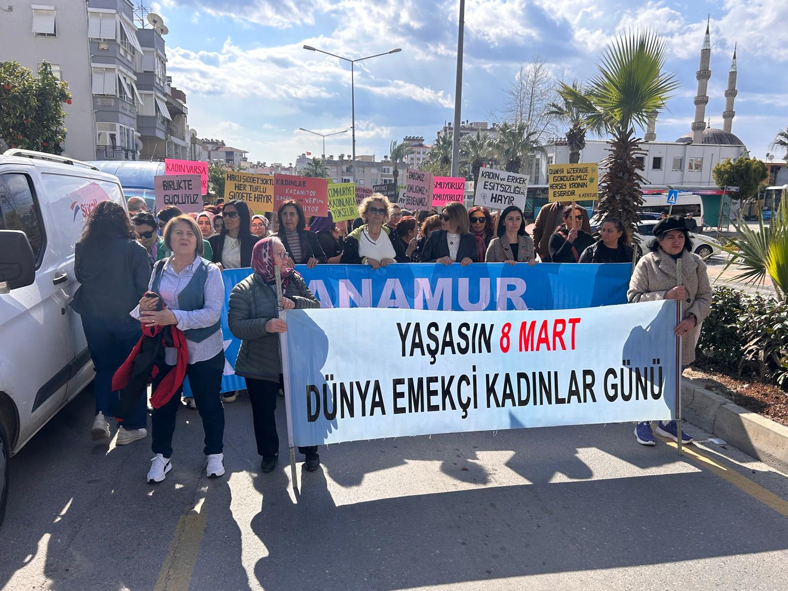 ANAMUR'DA 8 MART COŞKUSU