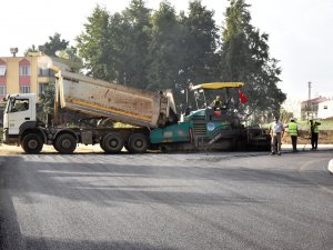 Anamur'da sıcak asfalt çalışması hızla sürüyor