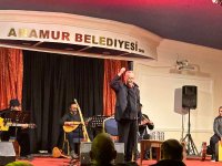 TOLGA ÇANDAR KUZEYHAN İÇİN SAHNE ALDI